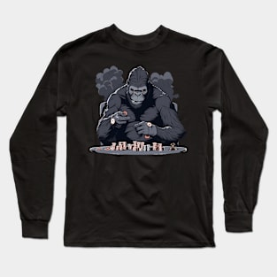 gorilla play poker Long Sleeve T-Shirt